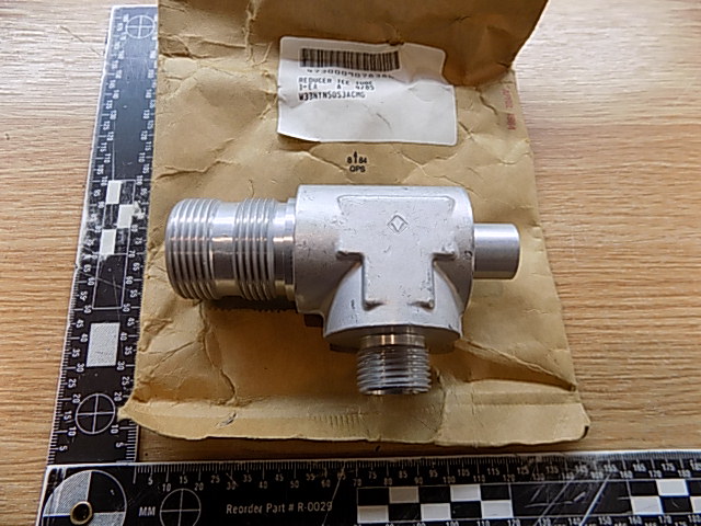 ER784D160410 TEE TUBE TO BOSS