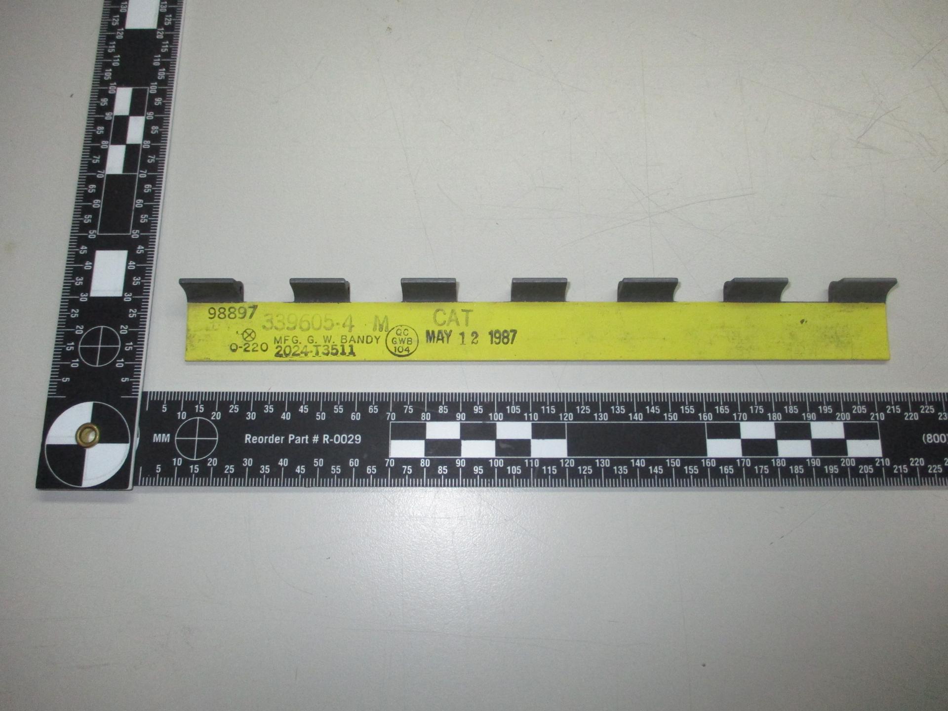 339605-4 HINGE