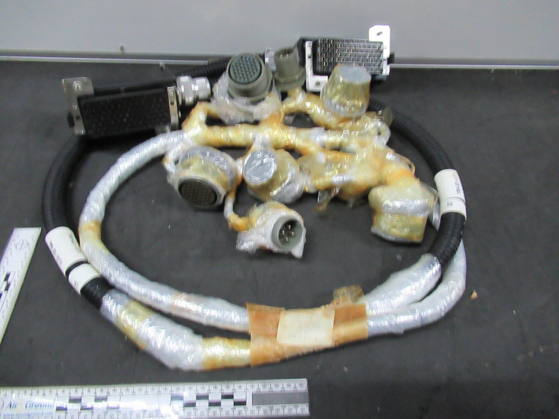 YB6821073-10 CONNECTOR ASSY