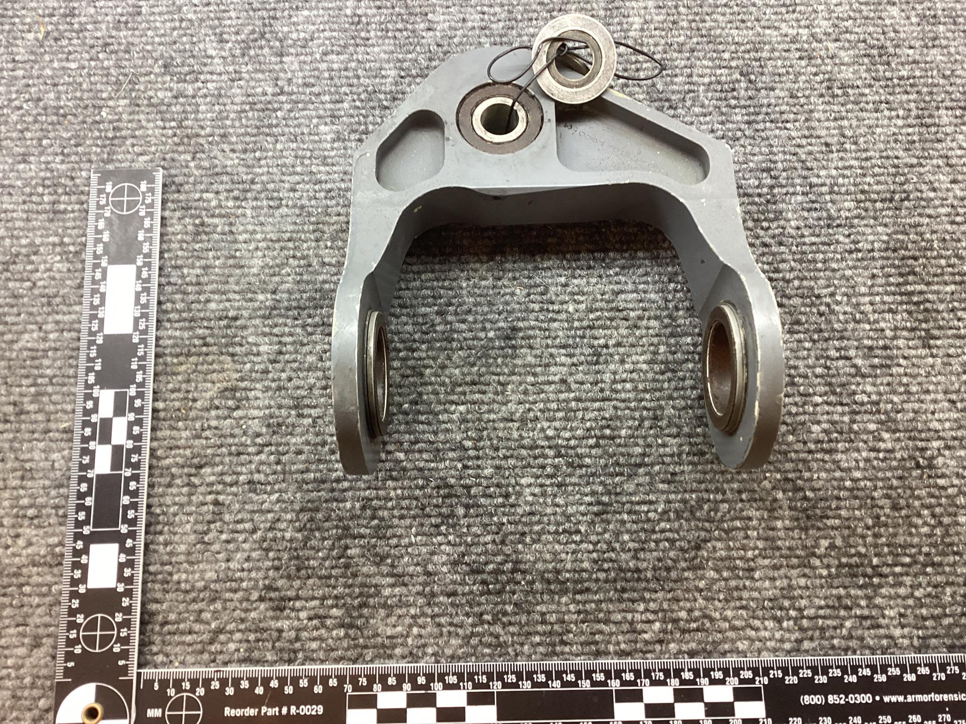 WG1369-0025-01101 DAMPER TRUNNION