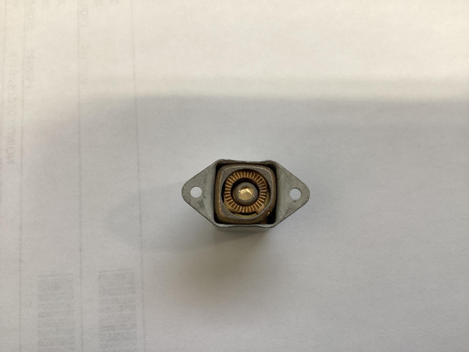 D1050-1 RECEPTACLE