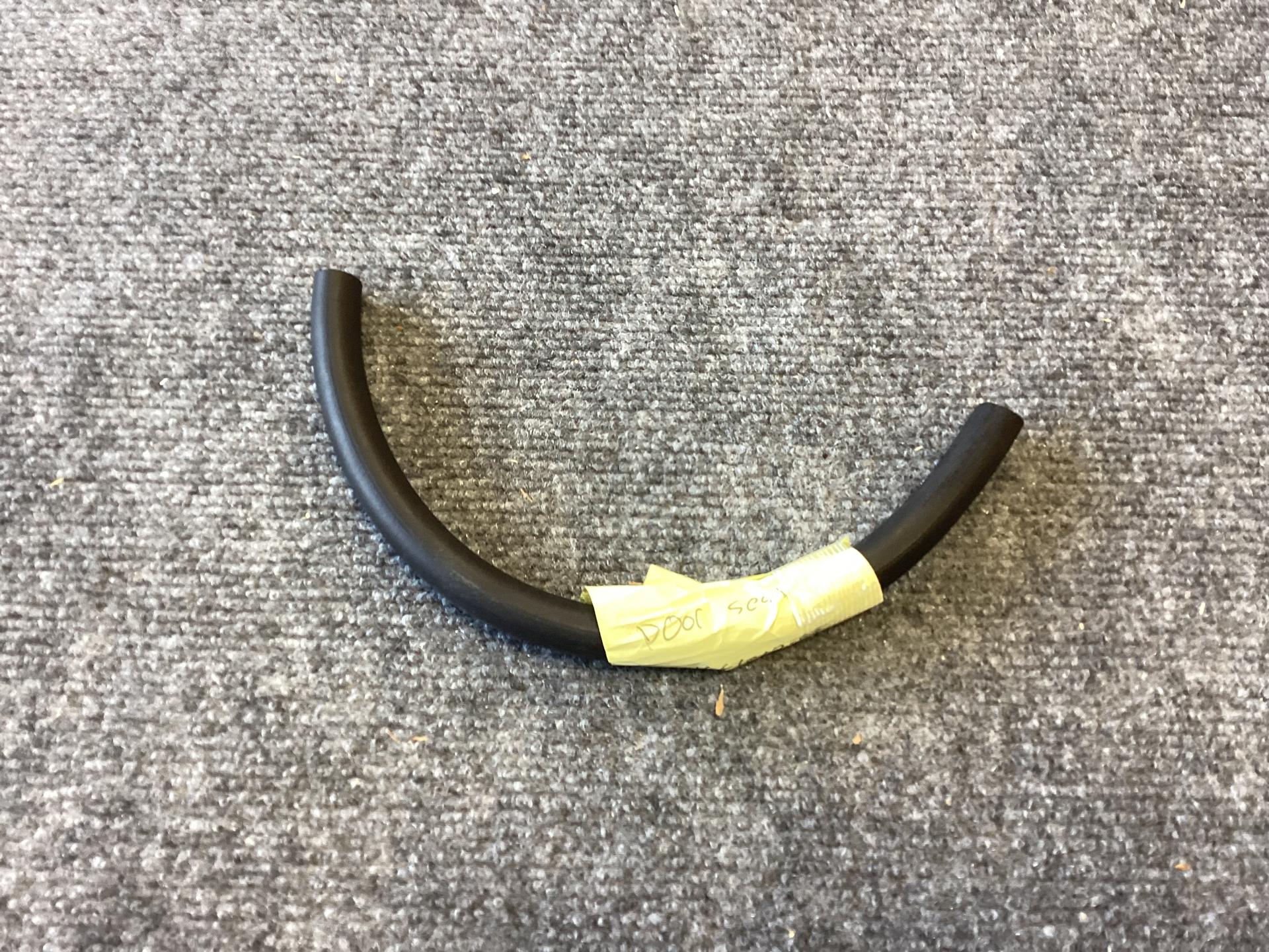 NIV-114G101768 DOOR SEAL
