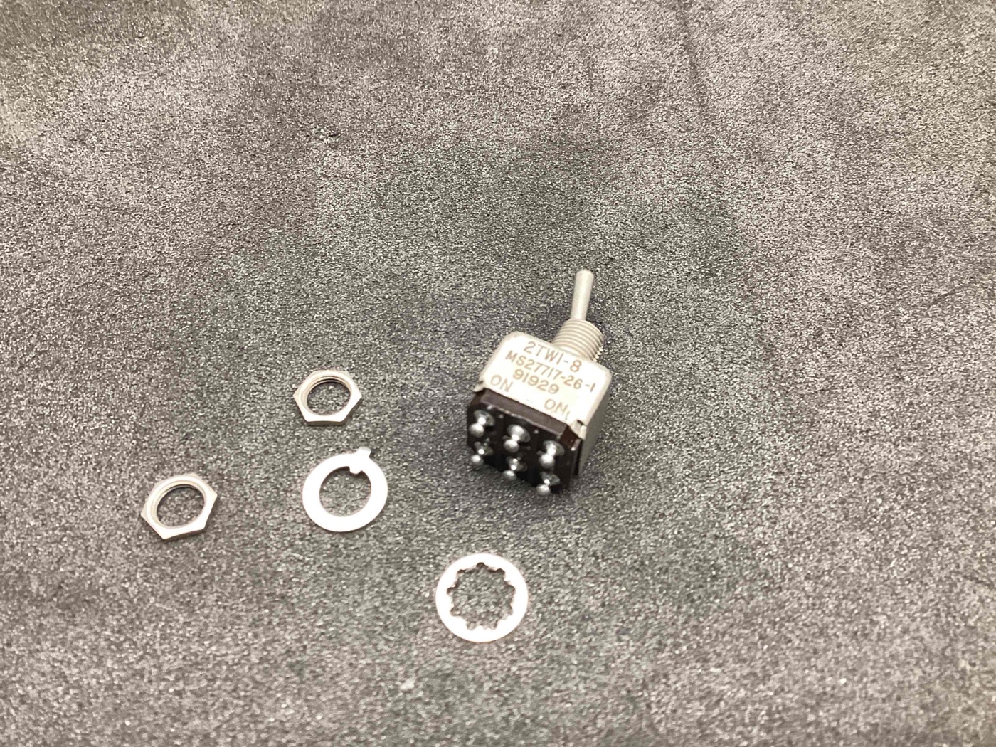 MS27717-26-1 SWITCH;TOGGLE