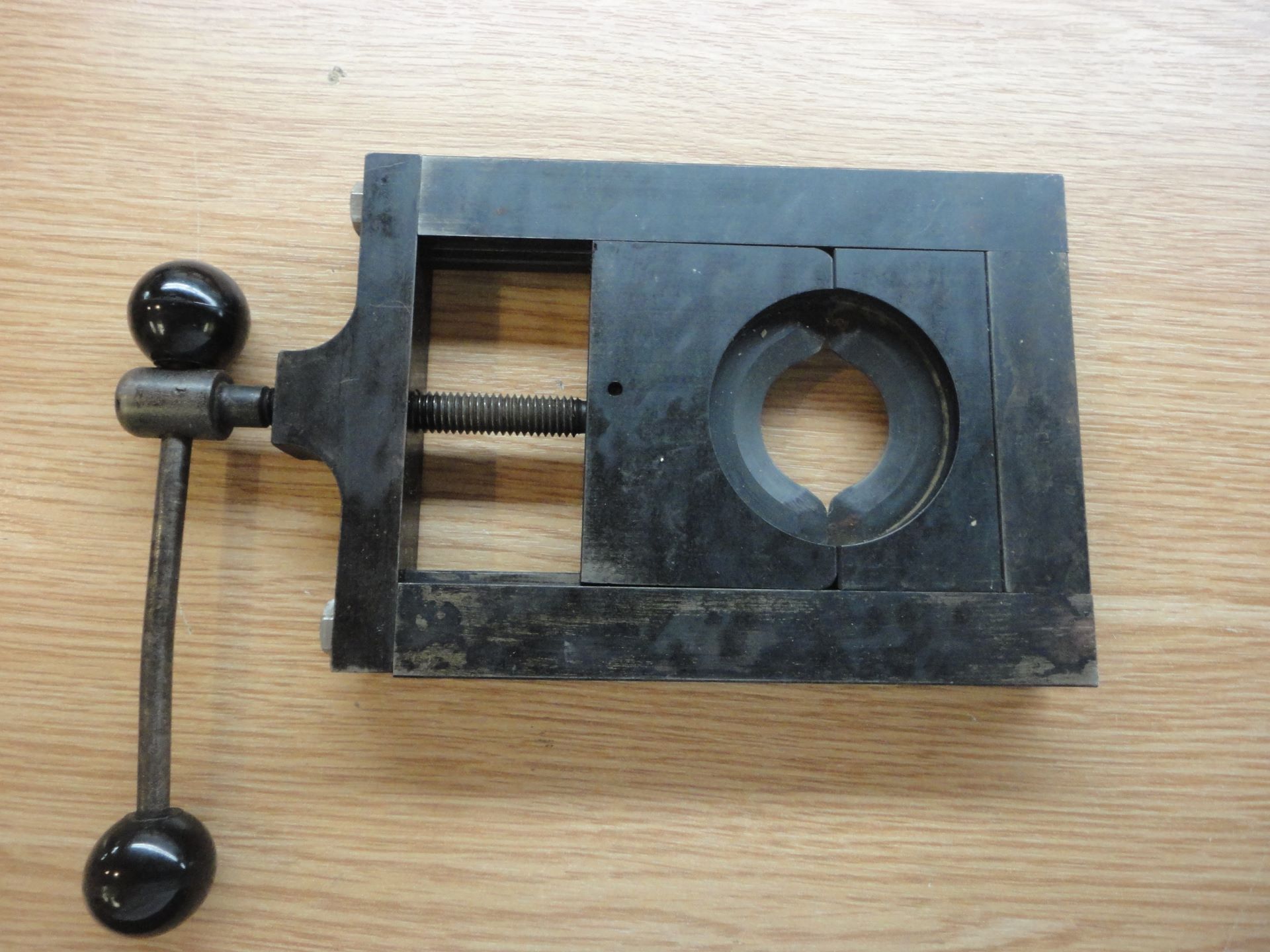 114GS130-1 PLATE BEARING REMOVING