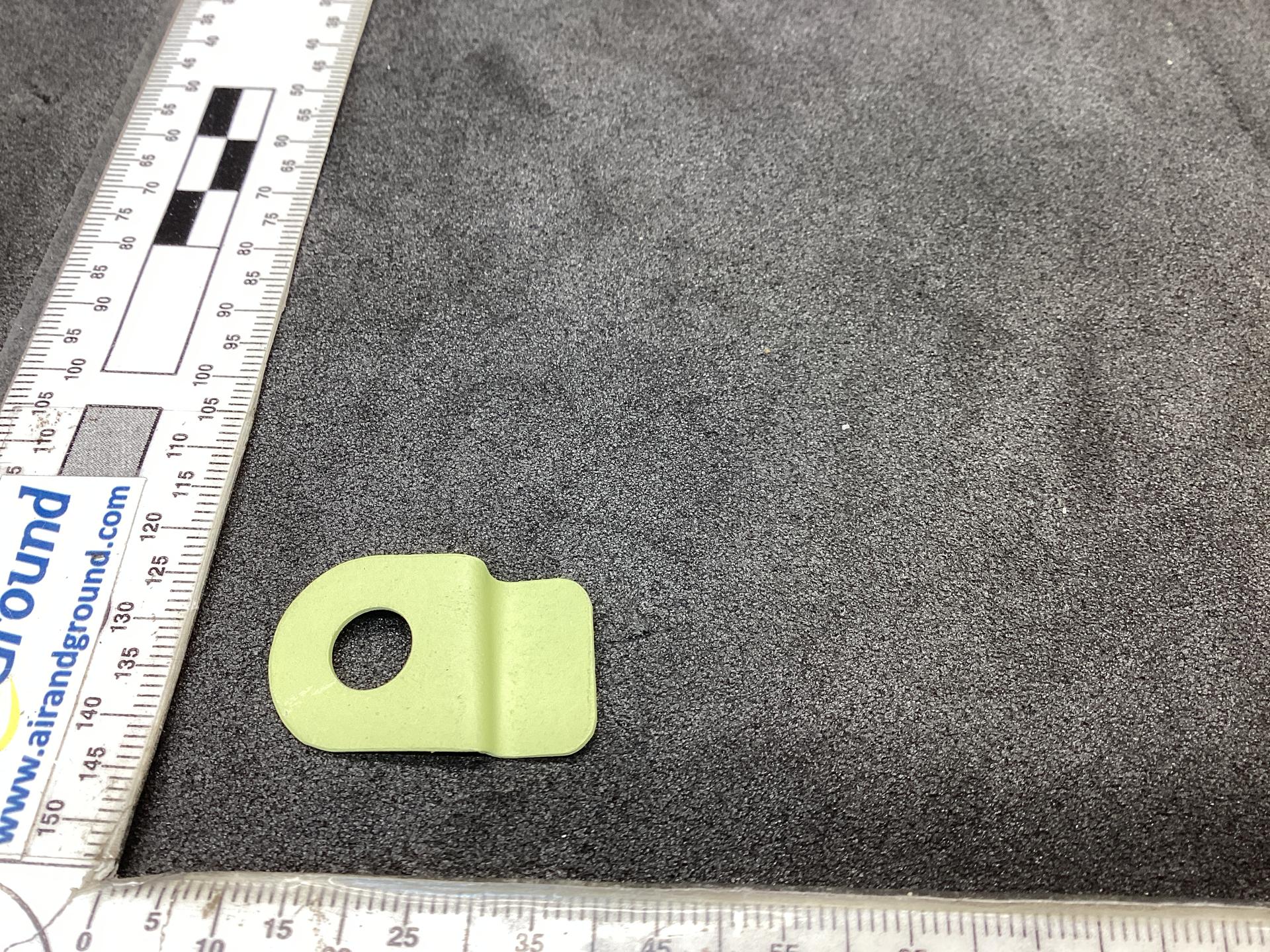 13701F11 ANGLE; AIRCRAFT FRAME