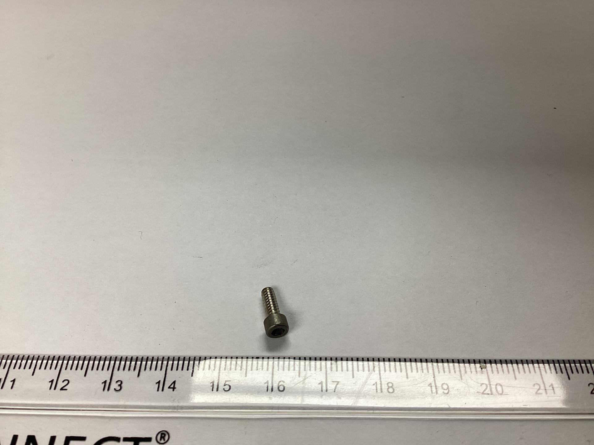 965811-154C SCREW; CAP; SOCKET HEAD