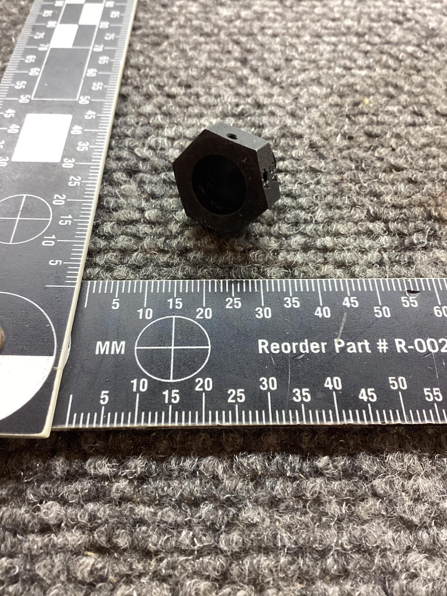 AS5169-04L PLUG;MACHINE THREAD