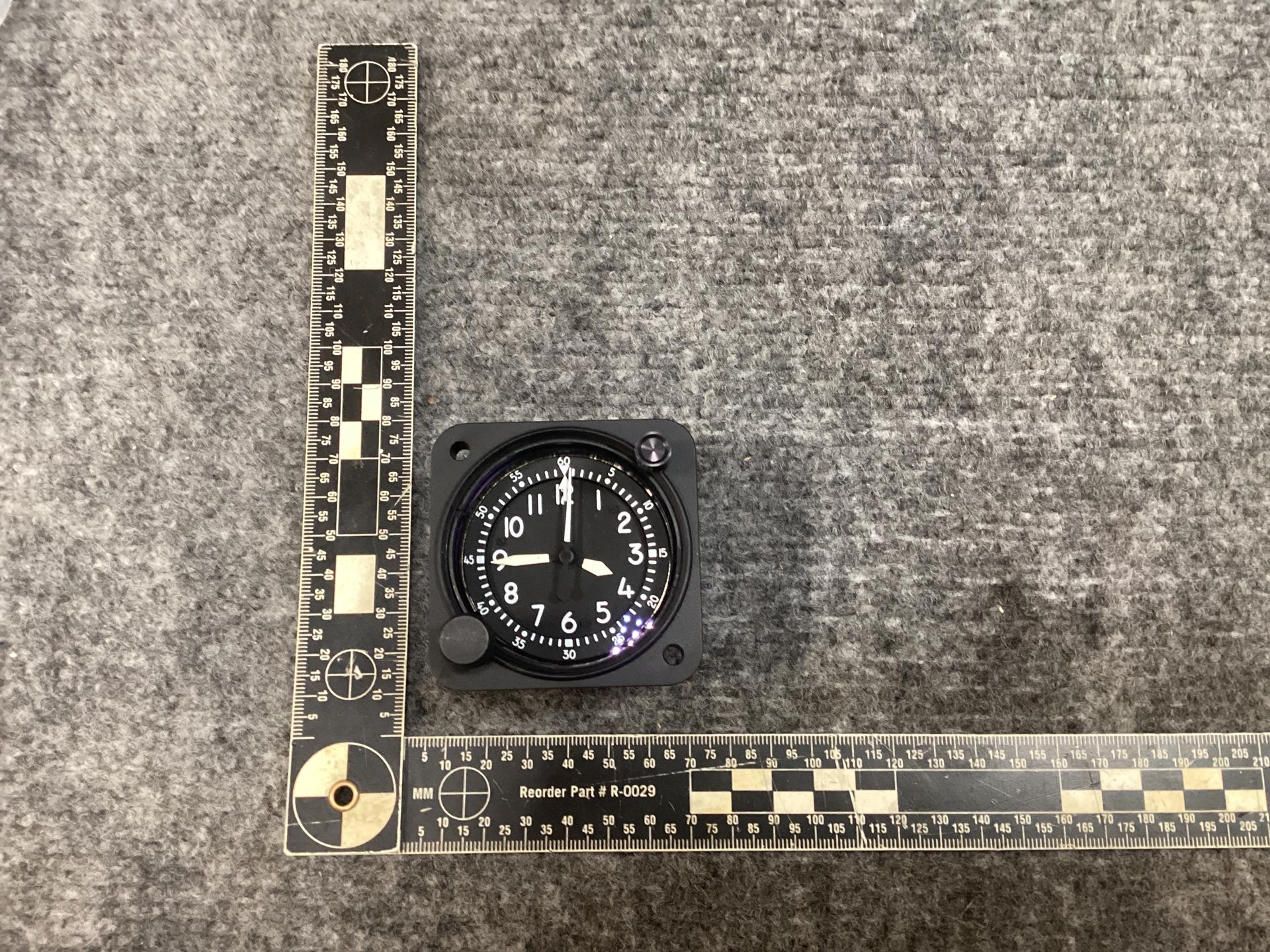 400252 CLOCK;PANEL