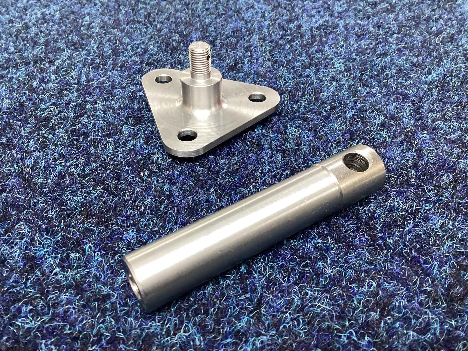 ID104 ROLLS-ROYCE M250 MOUNT & PIN